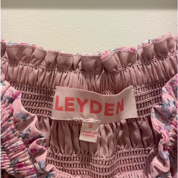 Leyden Women’s Pink Blouse Size S - Picture 2 of 3